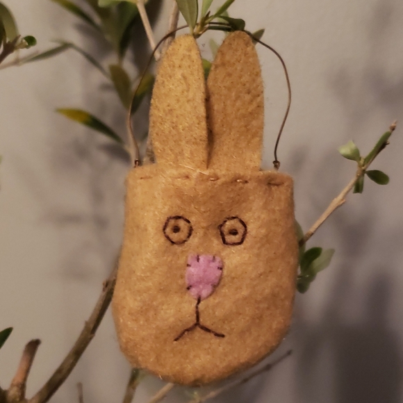 Primitive Easter Bunny Ornaments - Picture 2 of 5